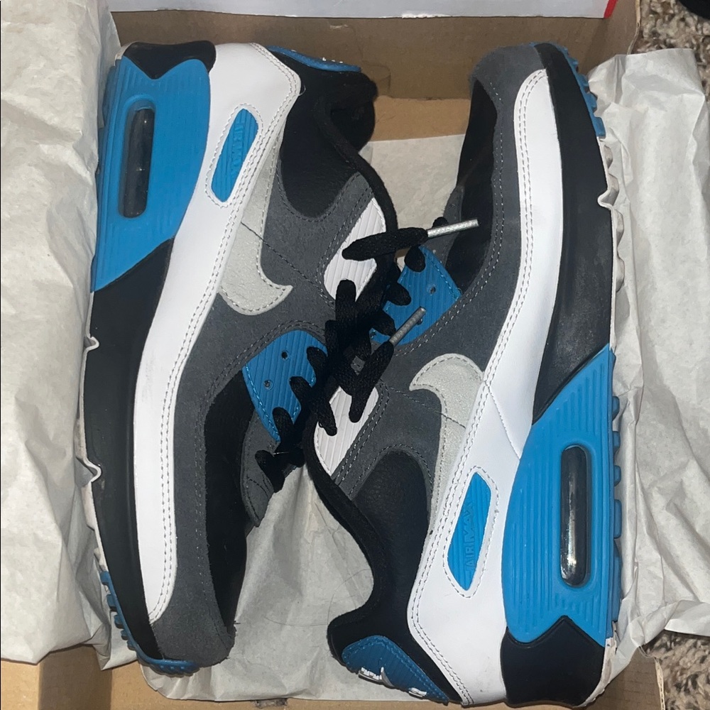 Nike Air Max 90 LTR in Black and Gray
